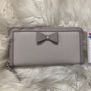 Kate spade hazel court Lacey zip around wallet